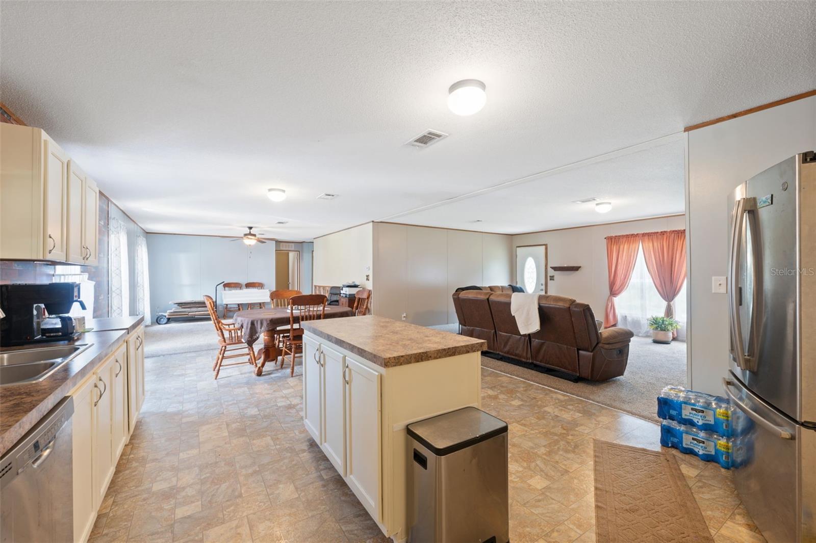 Image 12 of 61 For 16481 Oakview Drive