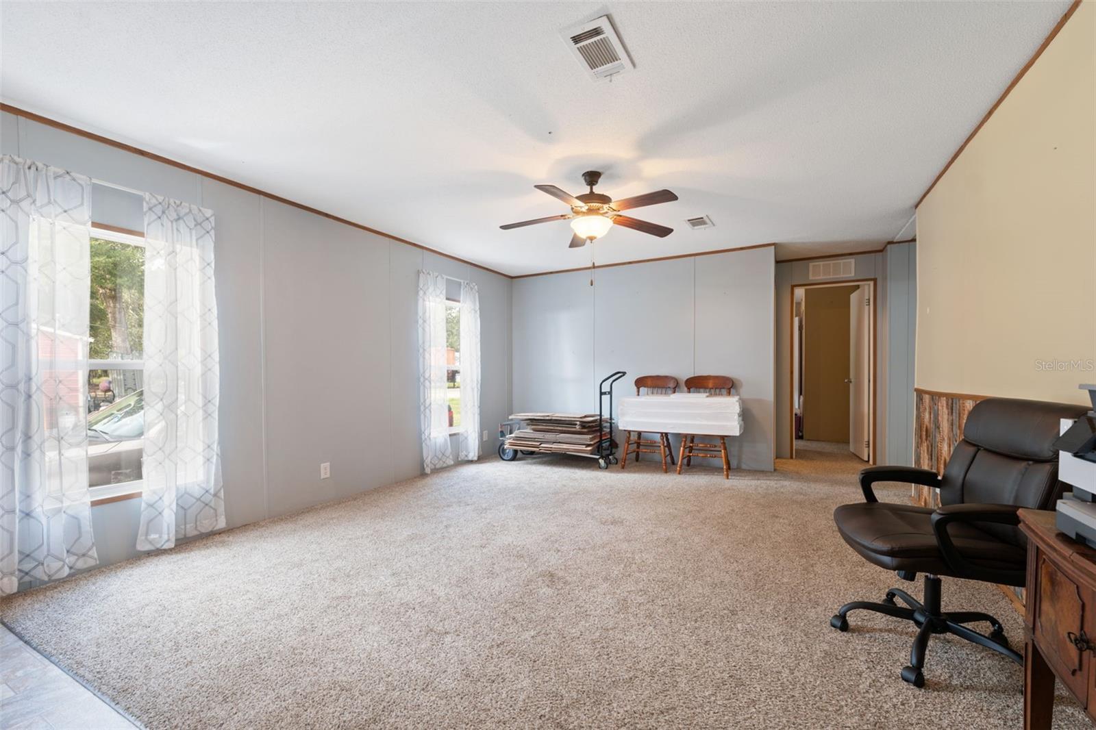 Image 17 of 61 For 16481 Oakview Drive