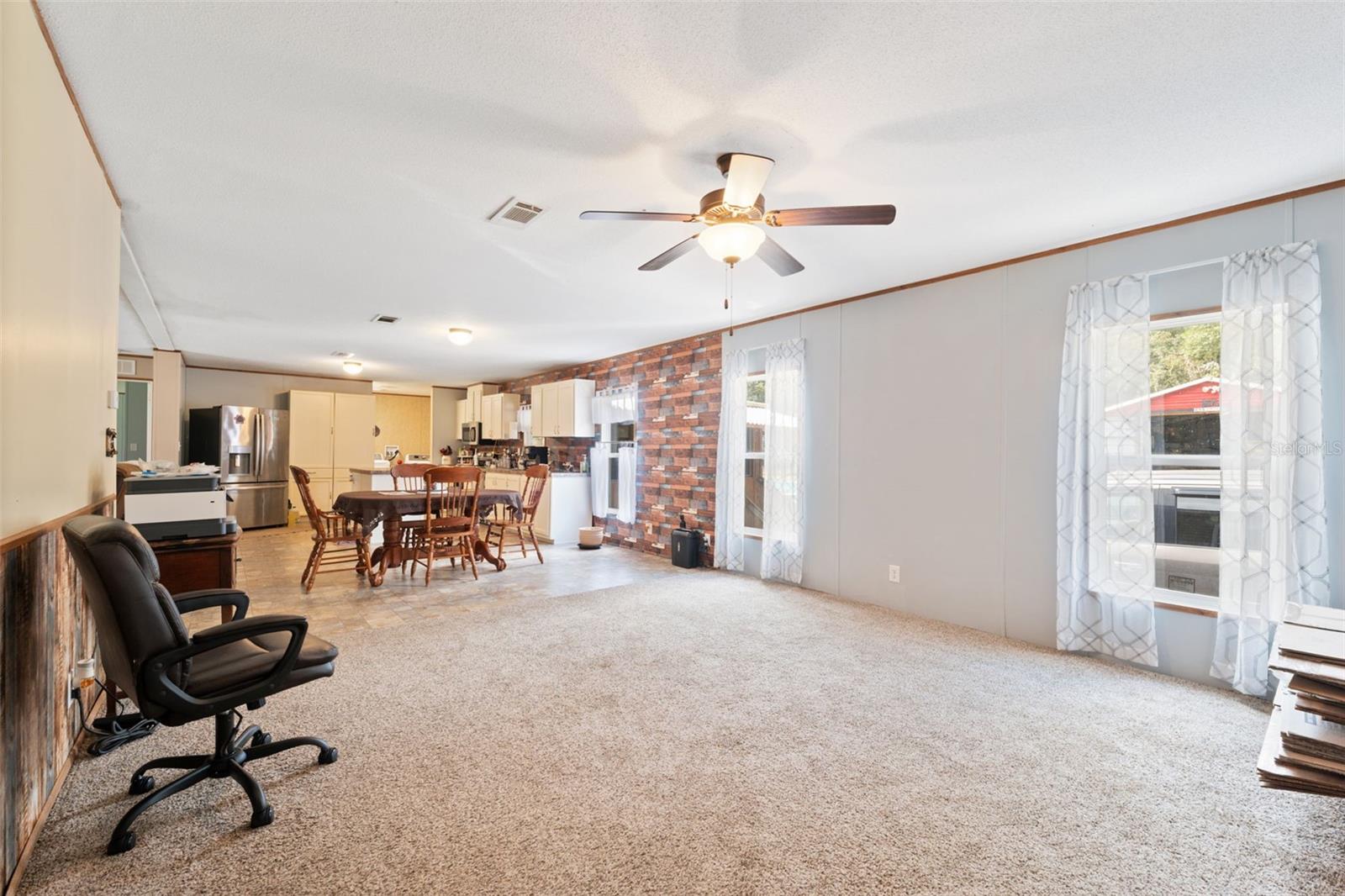 Image 18 of 61 For 16481 Oakview Drive