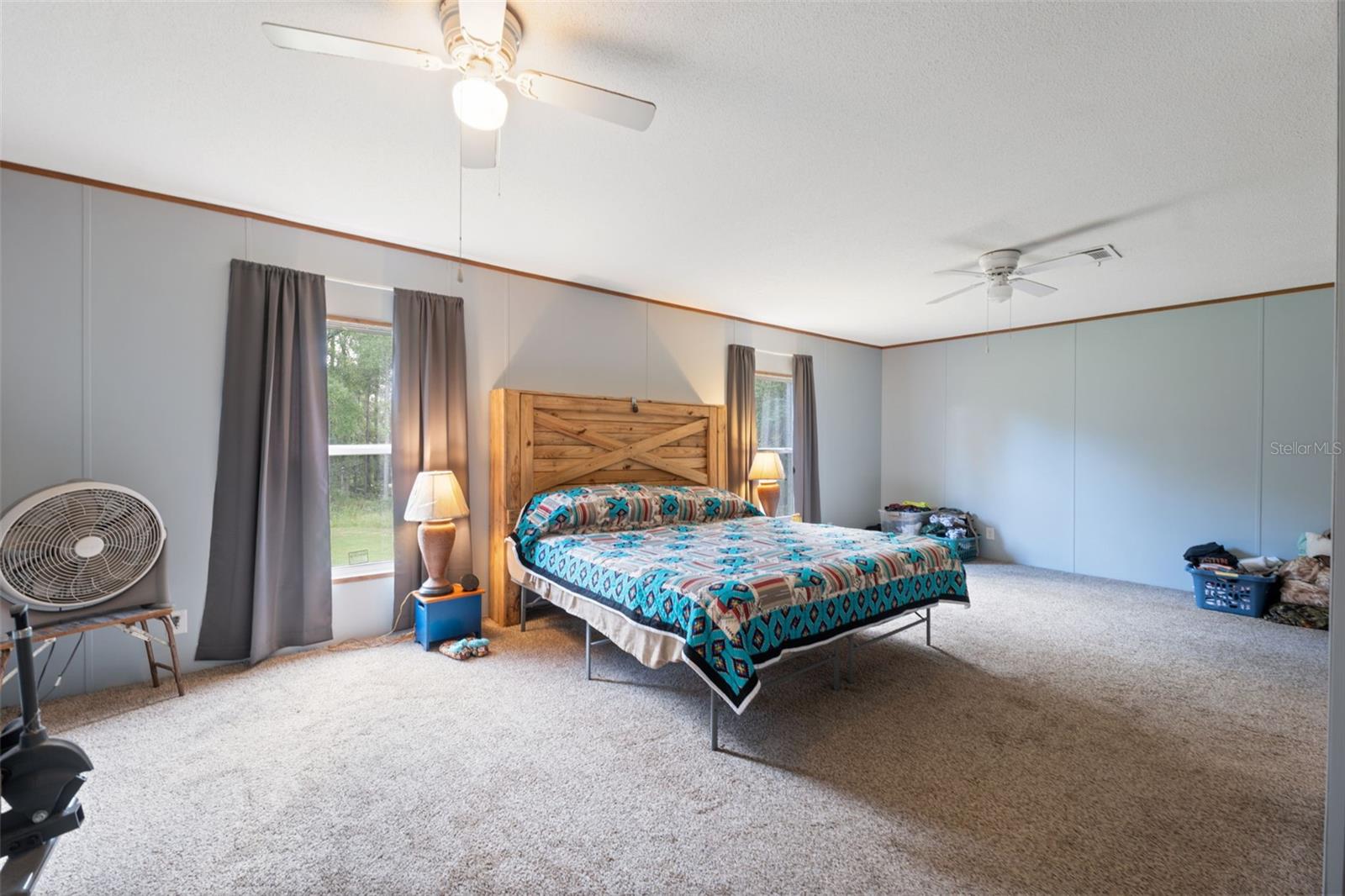 Image 19 of 61 For 16481 Oakview Drive