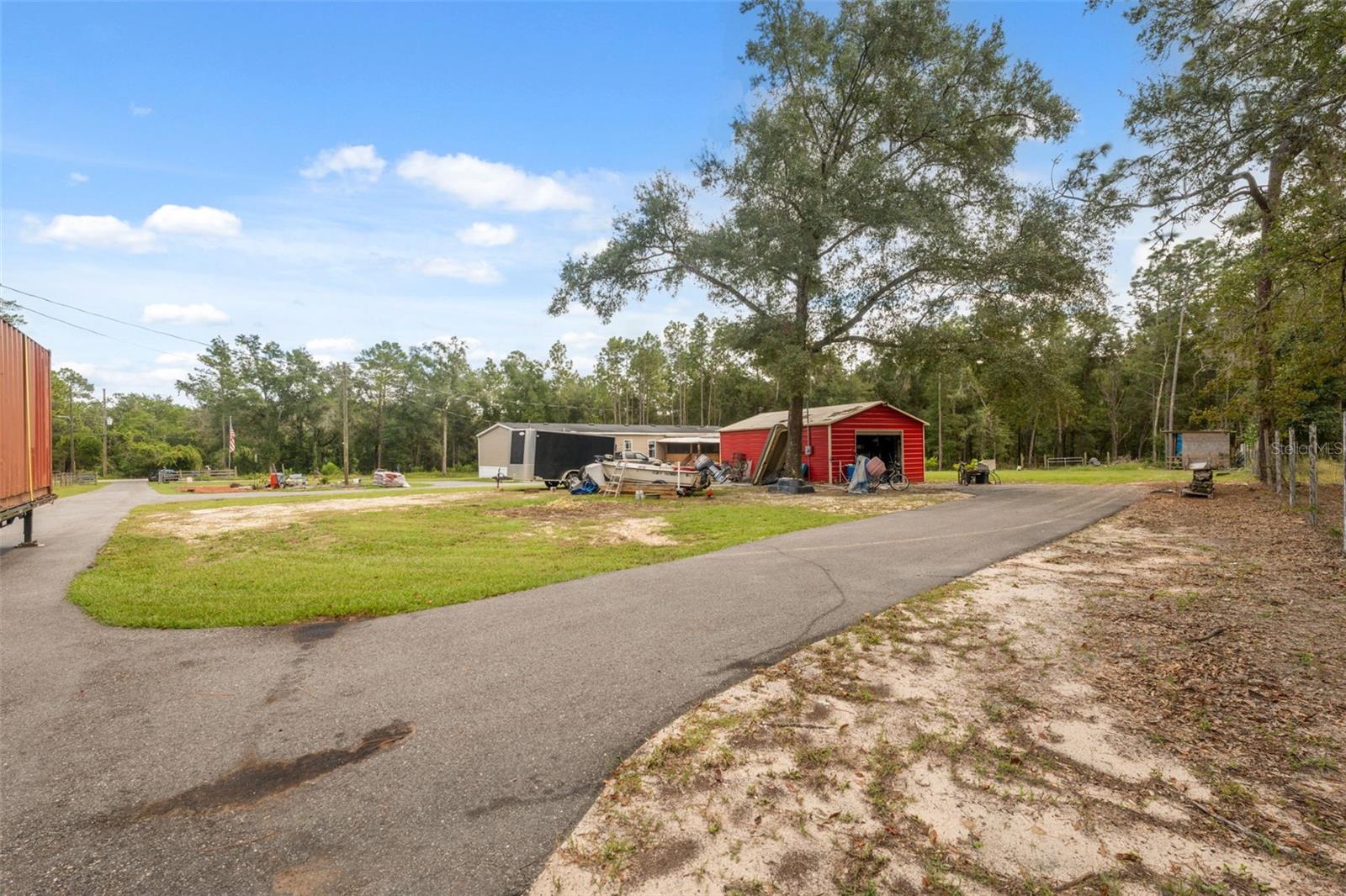 Image 39 of 61 For 16481 Oakview Drive