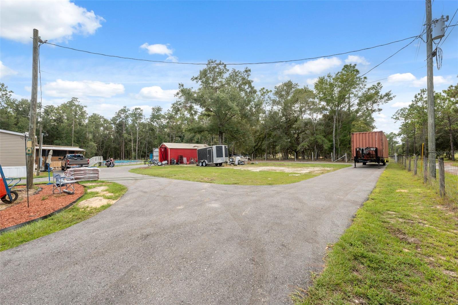 Image 42 of 61 For 16481 Oakview Drive