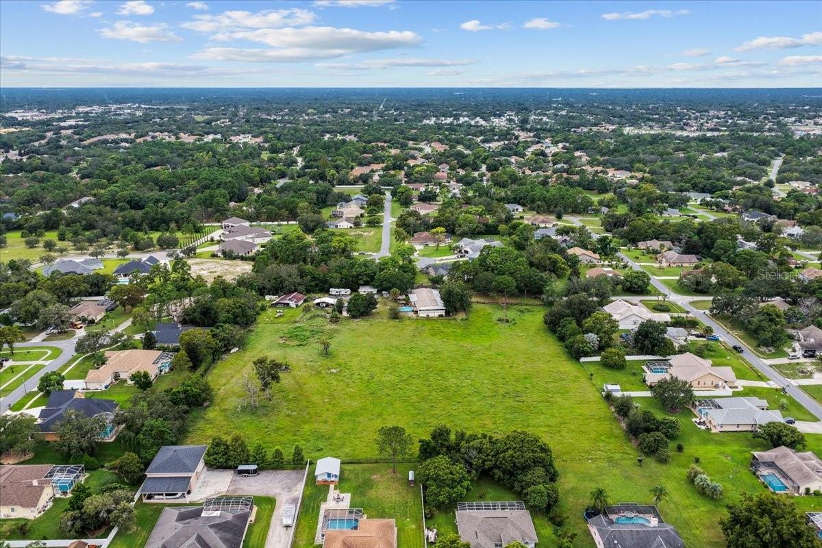 Listing photo id 25 for 470 Fay Avenue