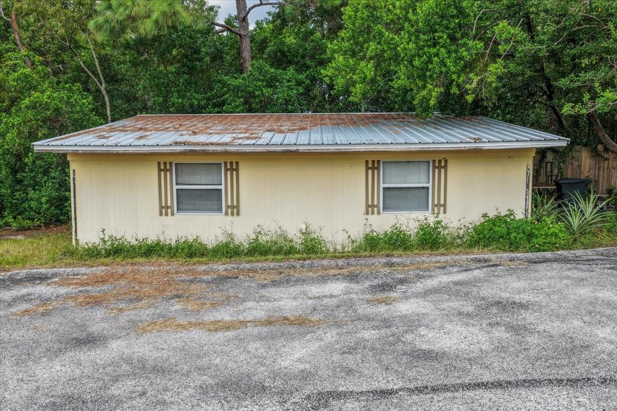 Listing photo id 6 for 470 Fay Avenue