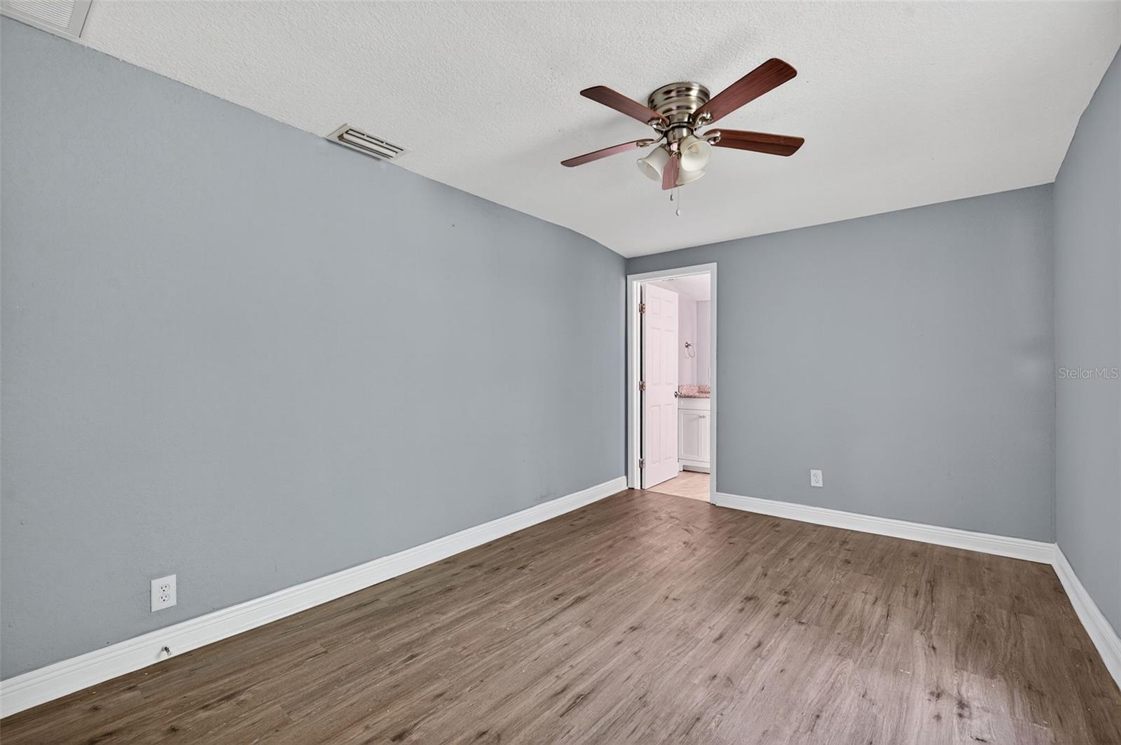 Image 62 of 77 For 5801 Virginia Avenue