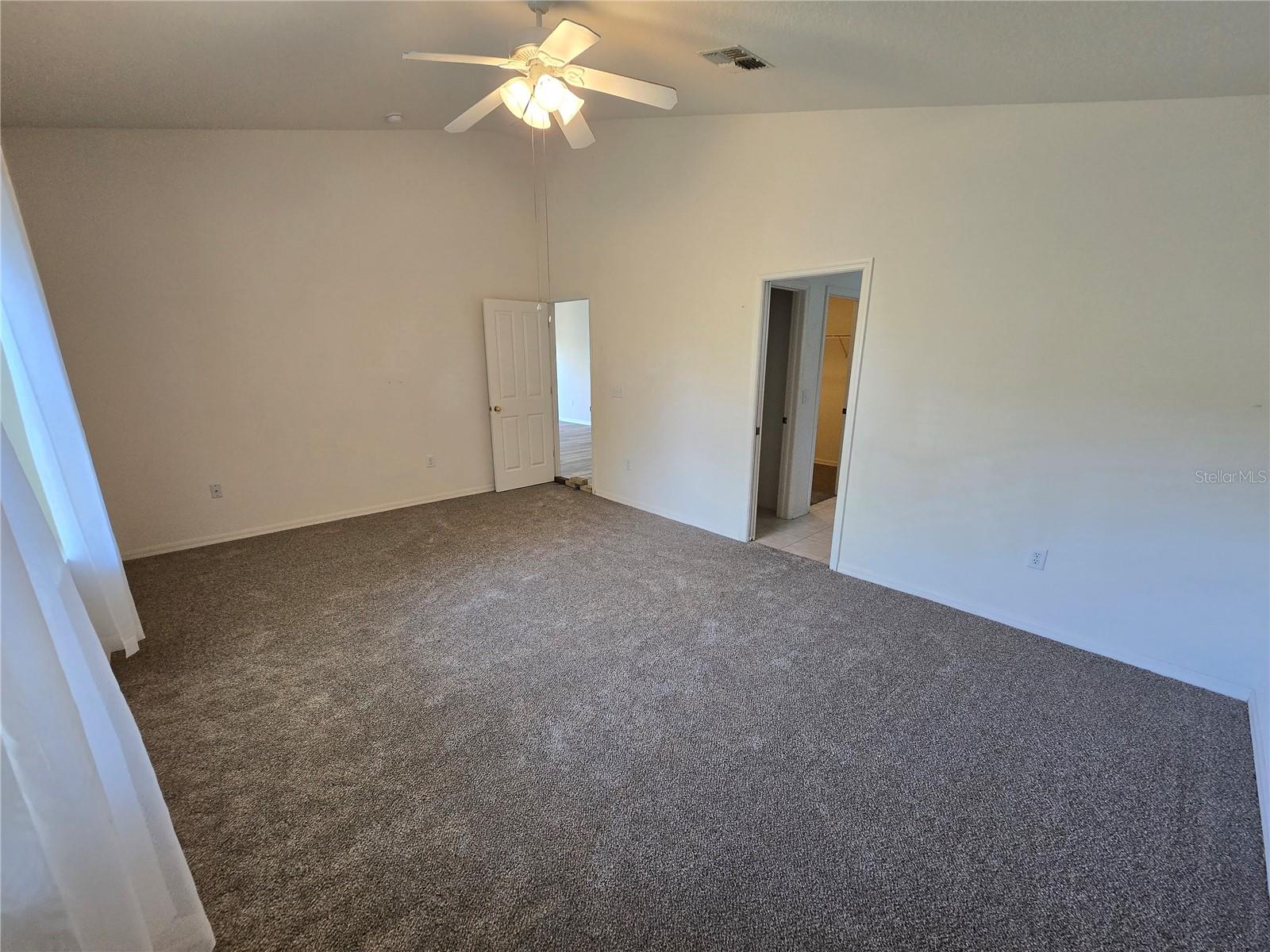 Image 16 of 33 For 24505 Landing Drive