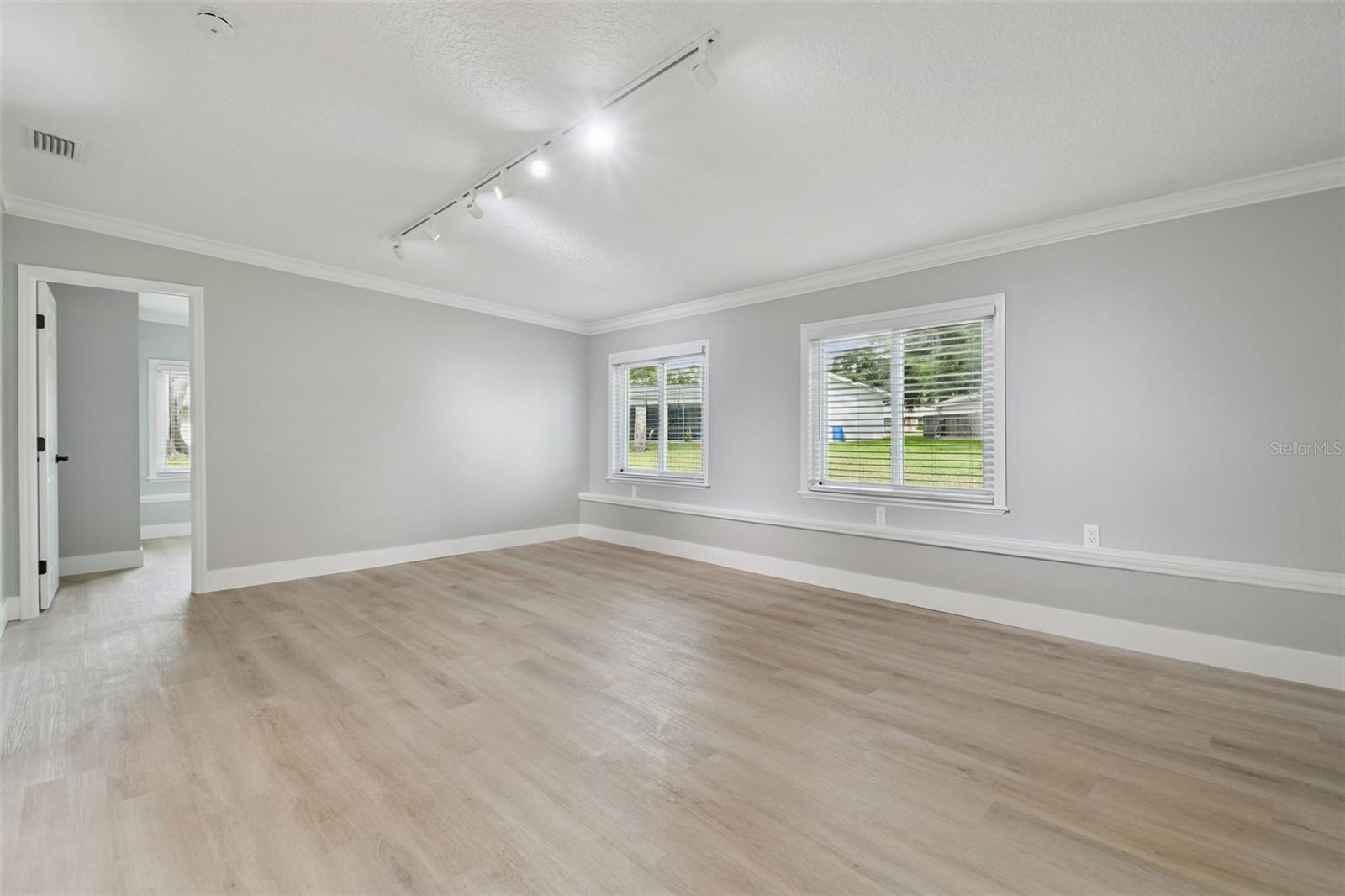 Image 13 of 40 For 3130 Lake Saxon Drive