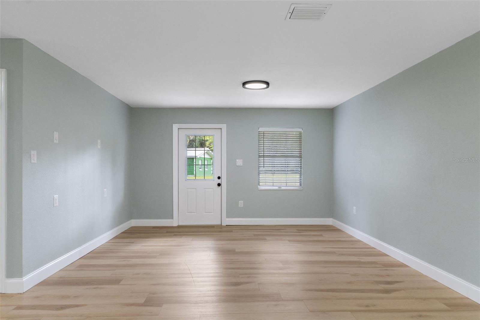 Image 14 of 41 For 10785 Spring Circle