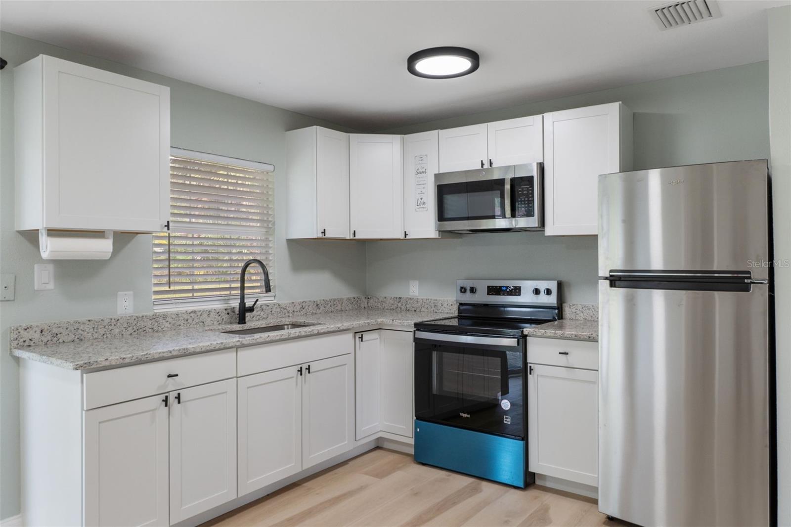 Image 17 of 41 For 10785 Spring Circle