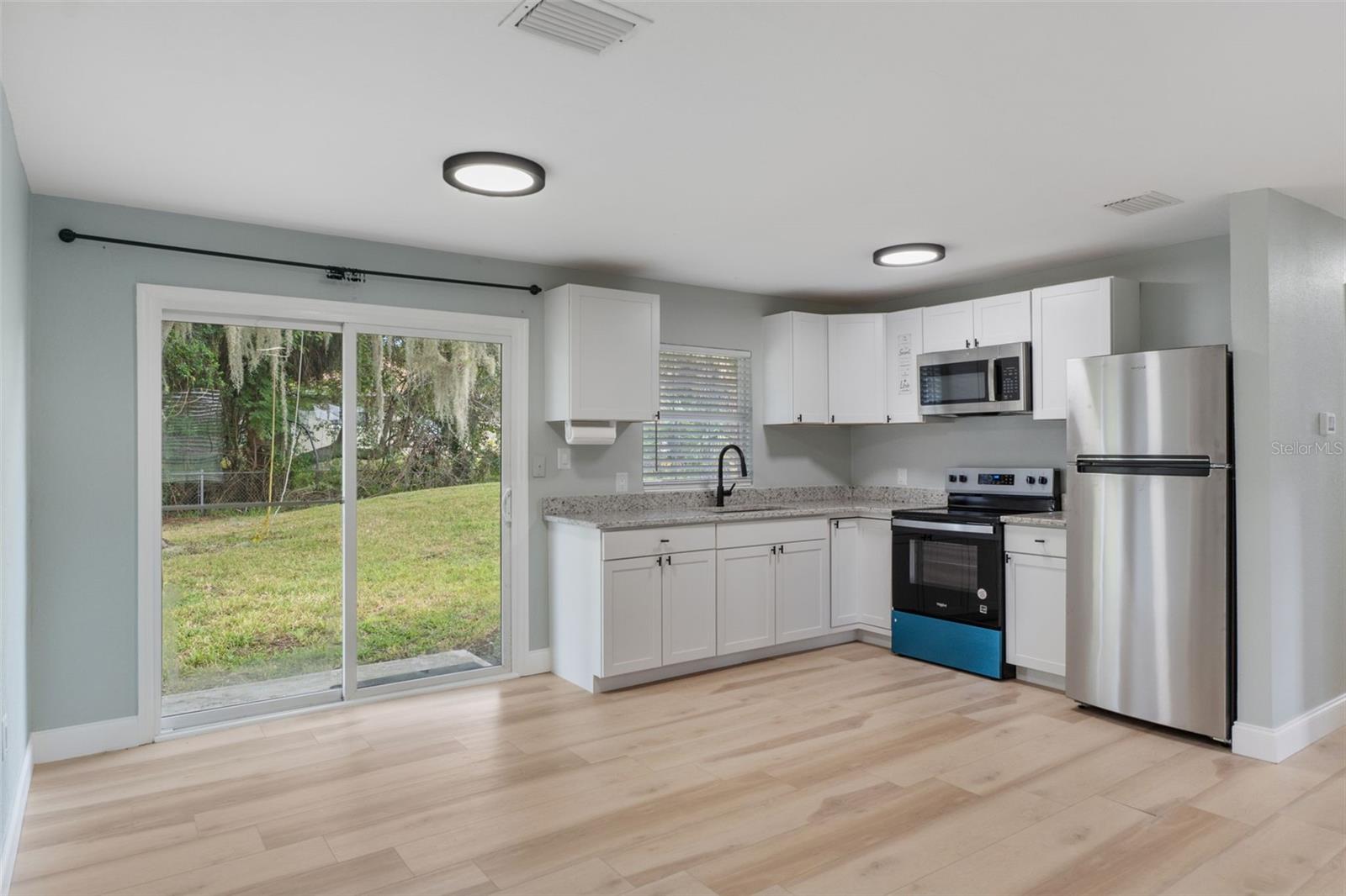 Image 18 of 41 For 10785 Spring Circle