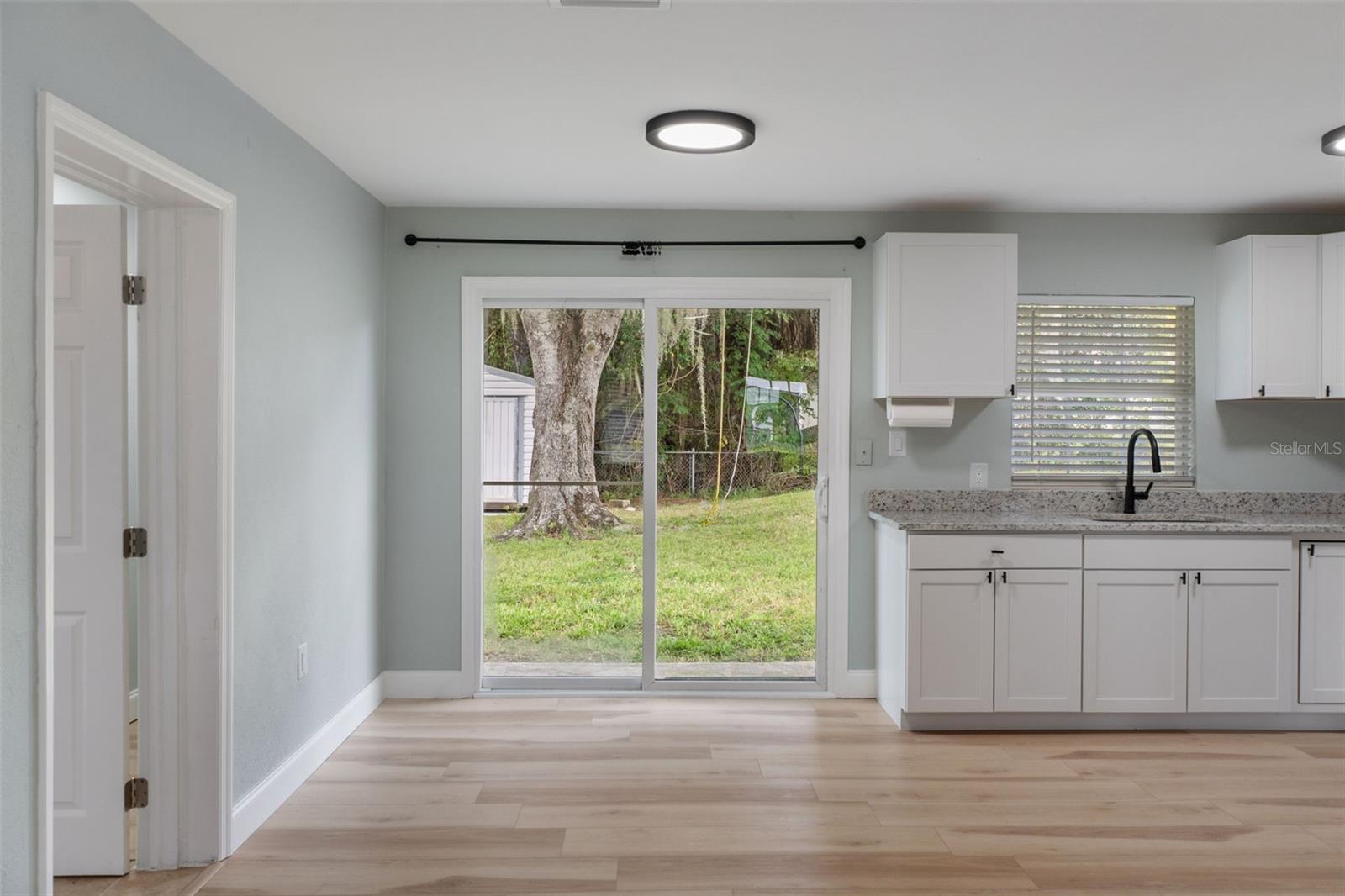 Image 19 of 41 For 10785 Spring Circle