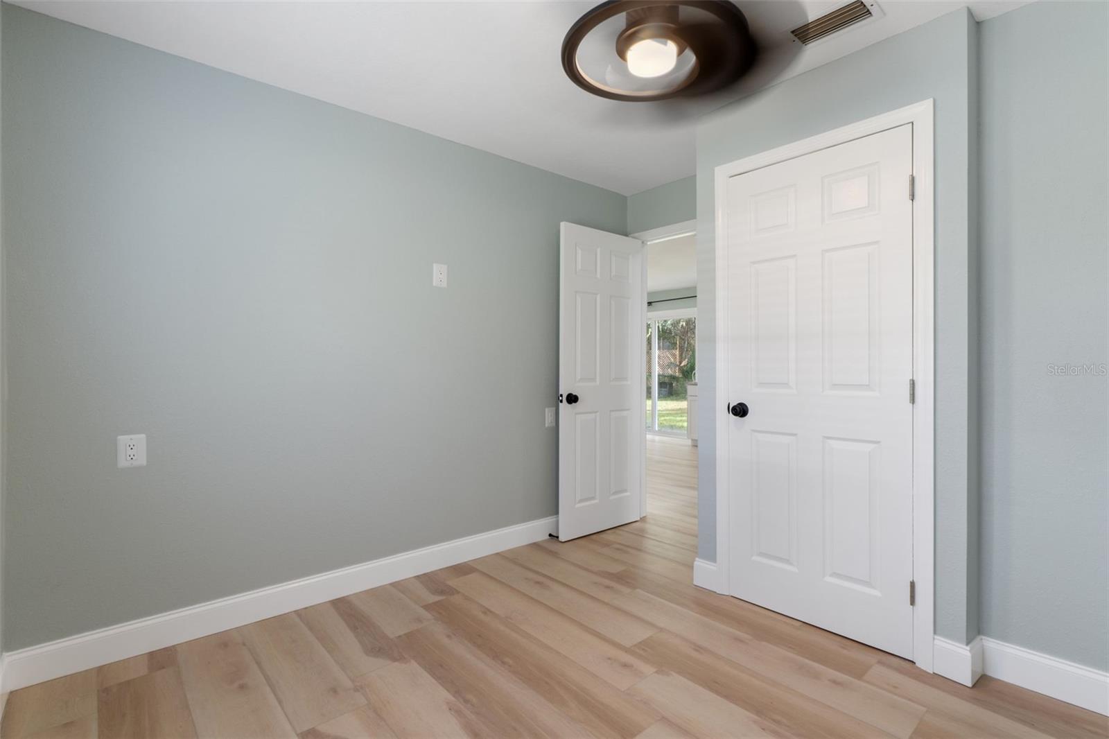 Image 30 of 41 For 10785 Spring Circle