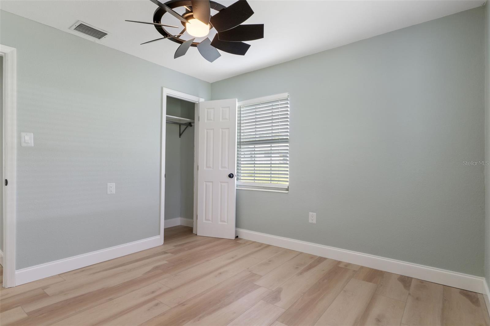 Image 33 of 41 For 10785 Spring Circle