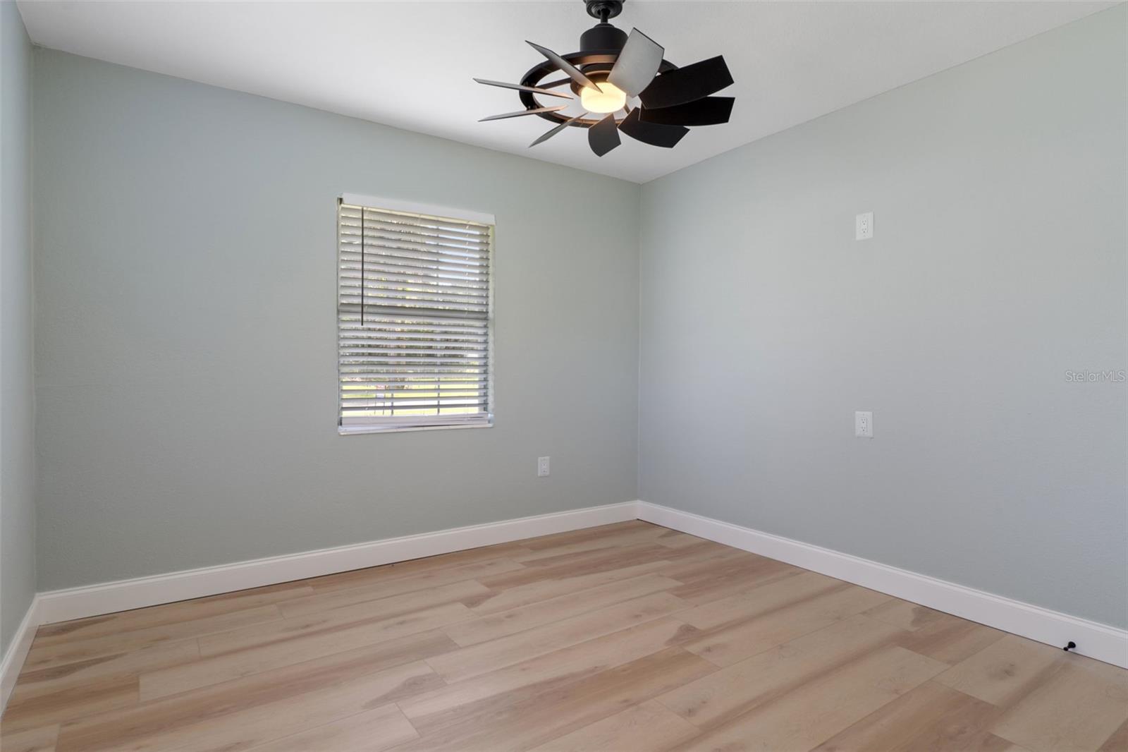 Image 34 of 41 For 10785 Spring Circle