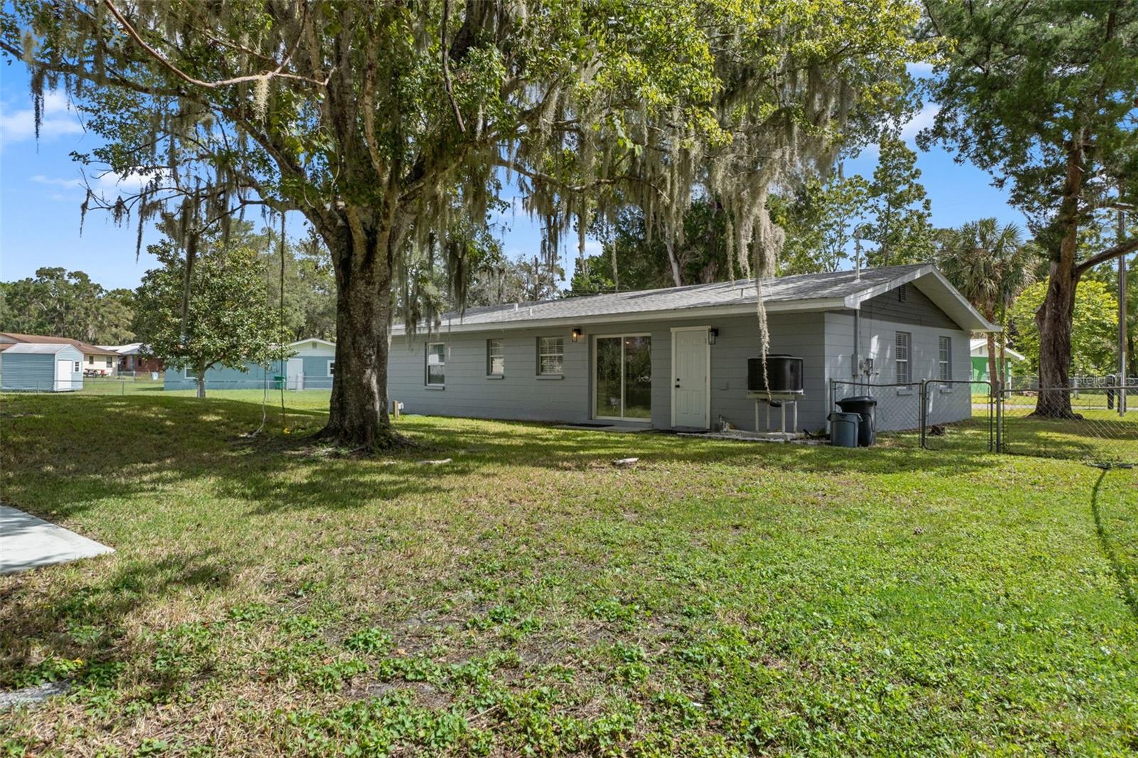 Image 36 of 41 For 10785 Spring Circle