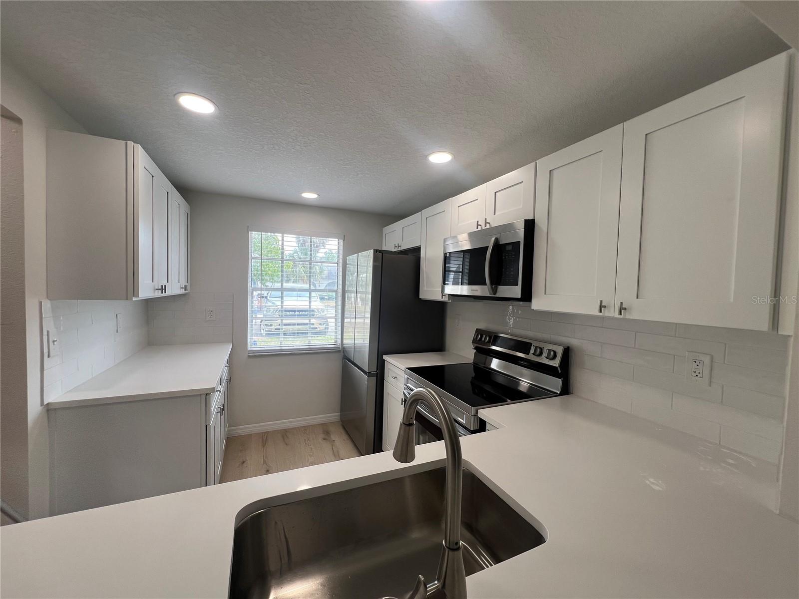 Image 3 of 13 For 4223 Sheldon Place 23