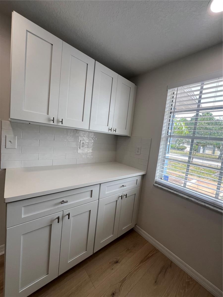 Image 4 of 13 For 4223 Sheldon Place 23