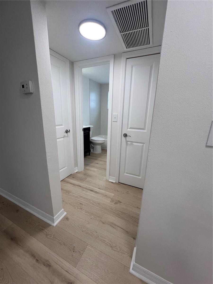 Image 5 of 13 For 4223 Sheldon Place 23