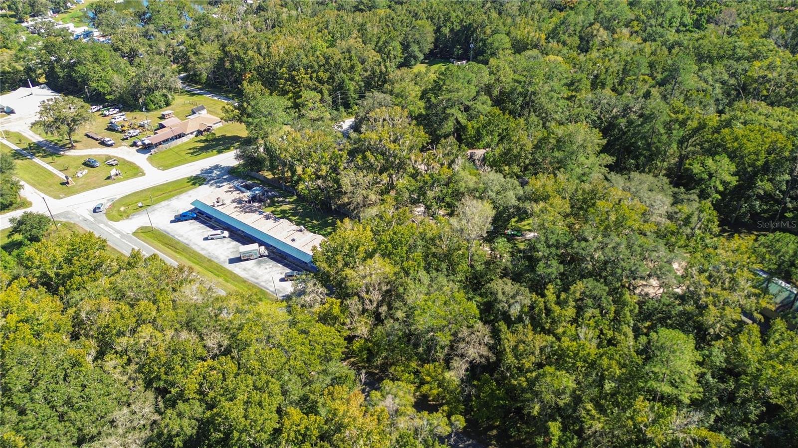 Listing photo id 9 for  Lark Avenue 