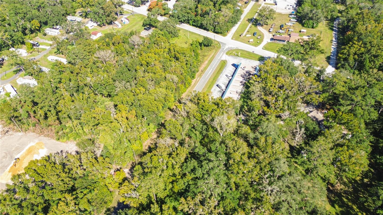 Listing photo id 14 for  Lark Avenue 