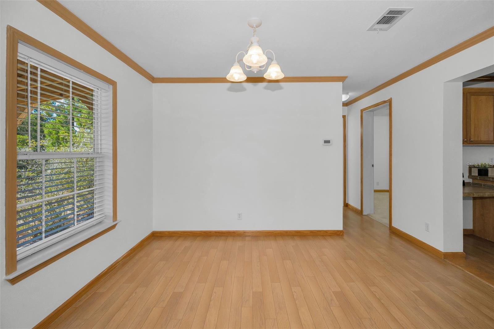 Image 11 of 63 For 9723 Pat Street
