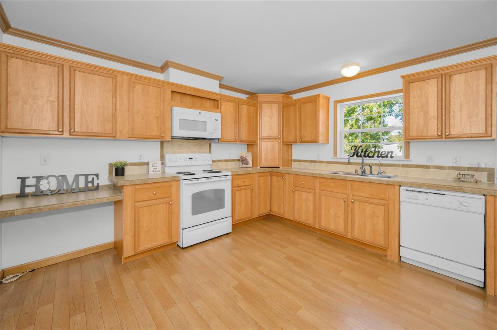Image 15 of 63 For 9723 Pat Street
