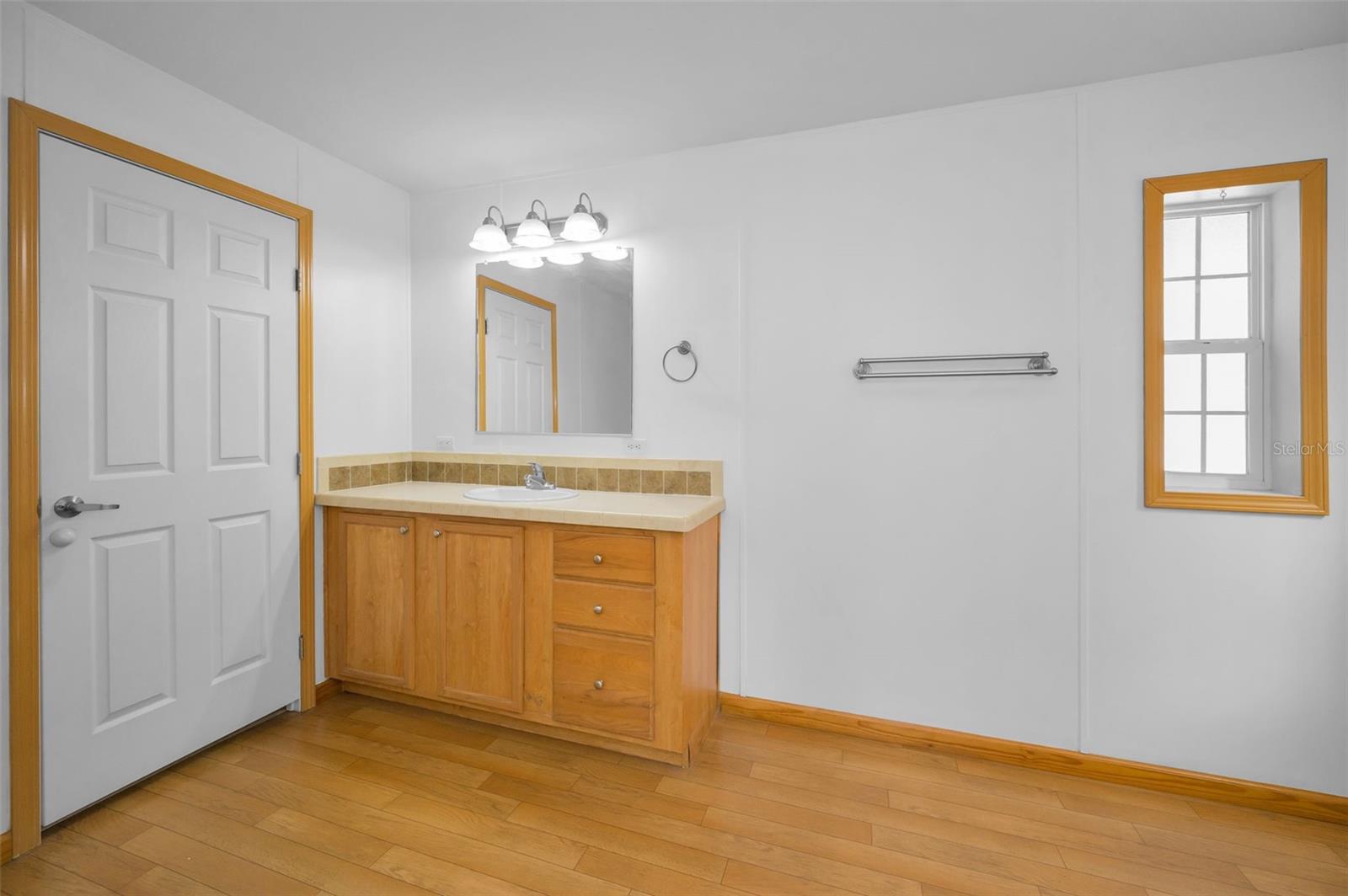 Image 33 of 63 For 9723 Pat Street