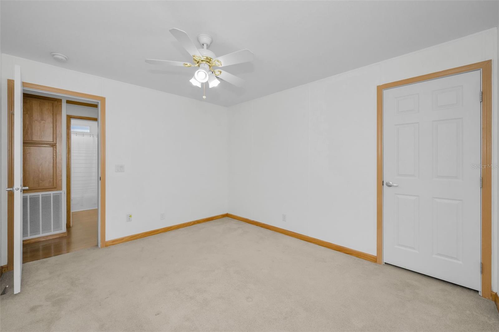 Image 42 of 63 For 9723 Pat Street