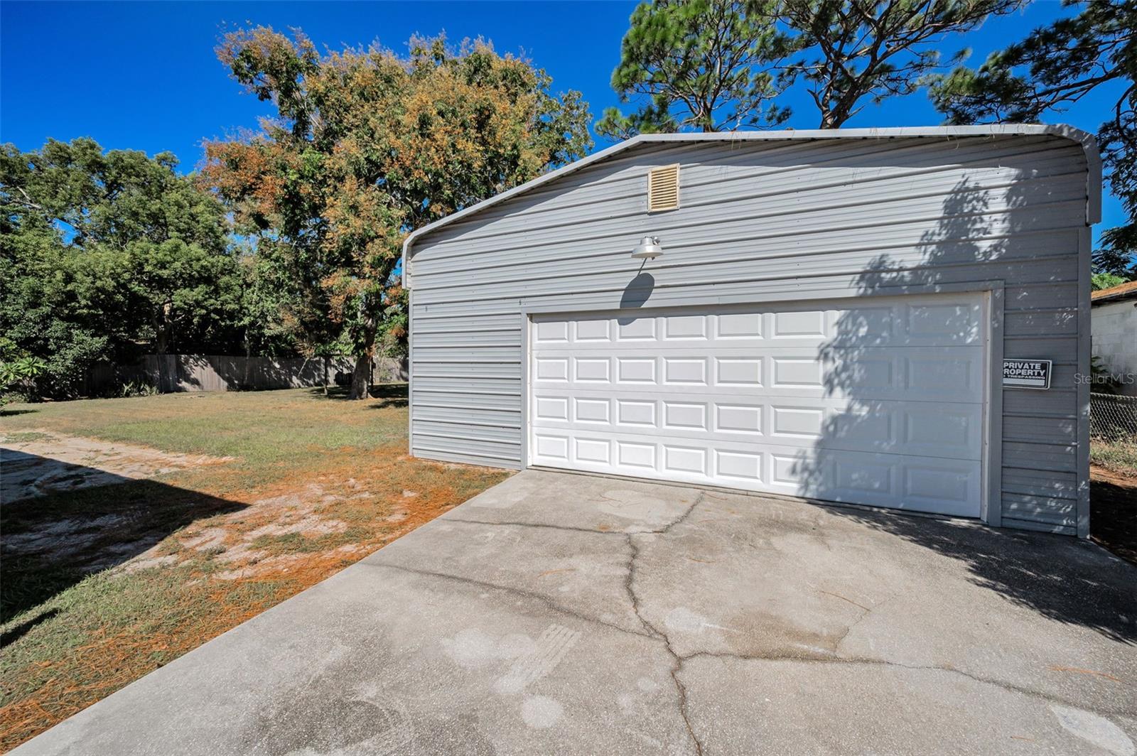 Image 45 of 63 For 9723 Pat Street