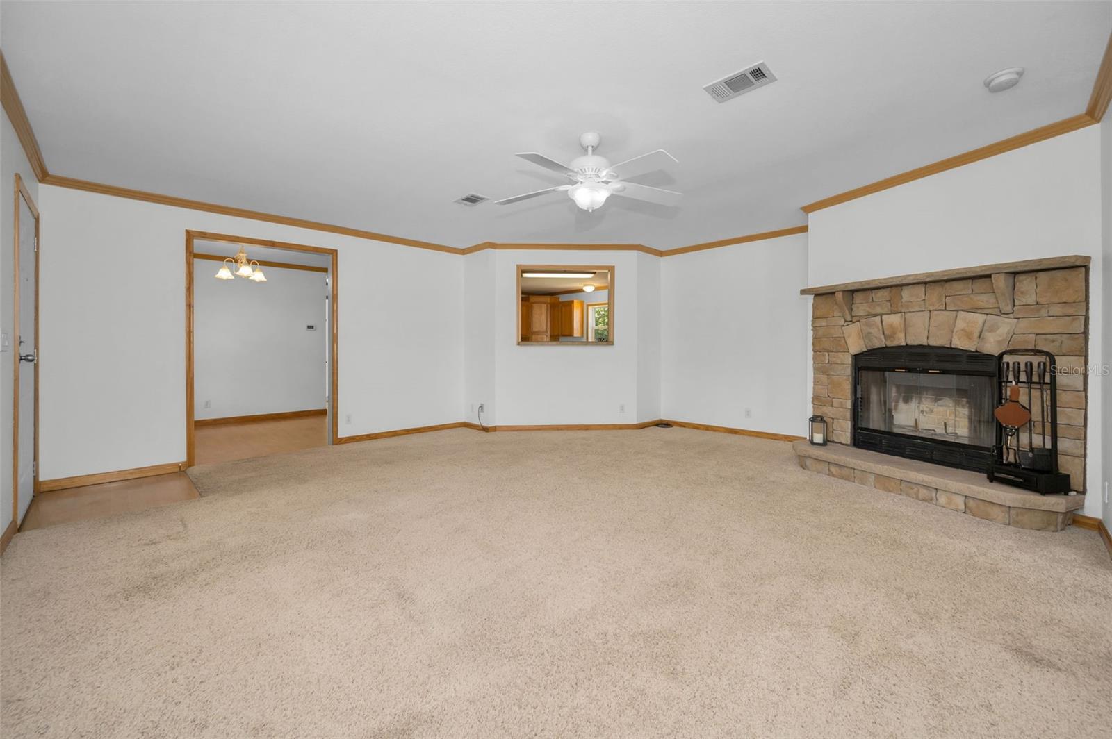 Image 8 of 63 For 9723 Pat Street