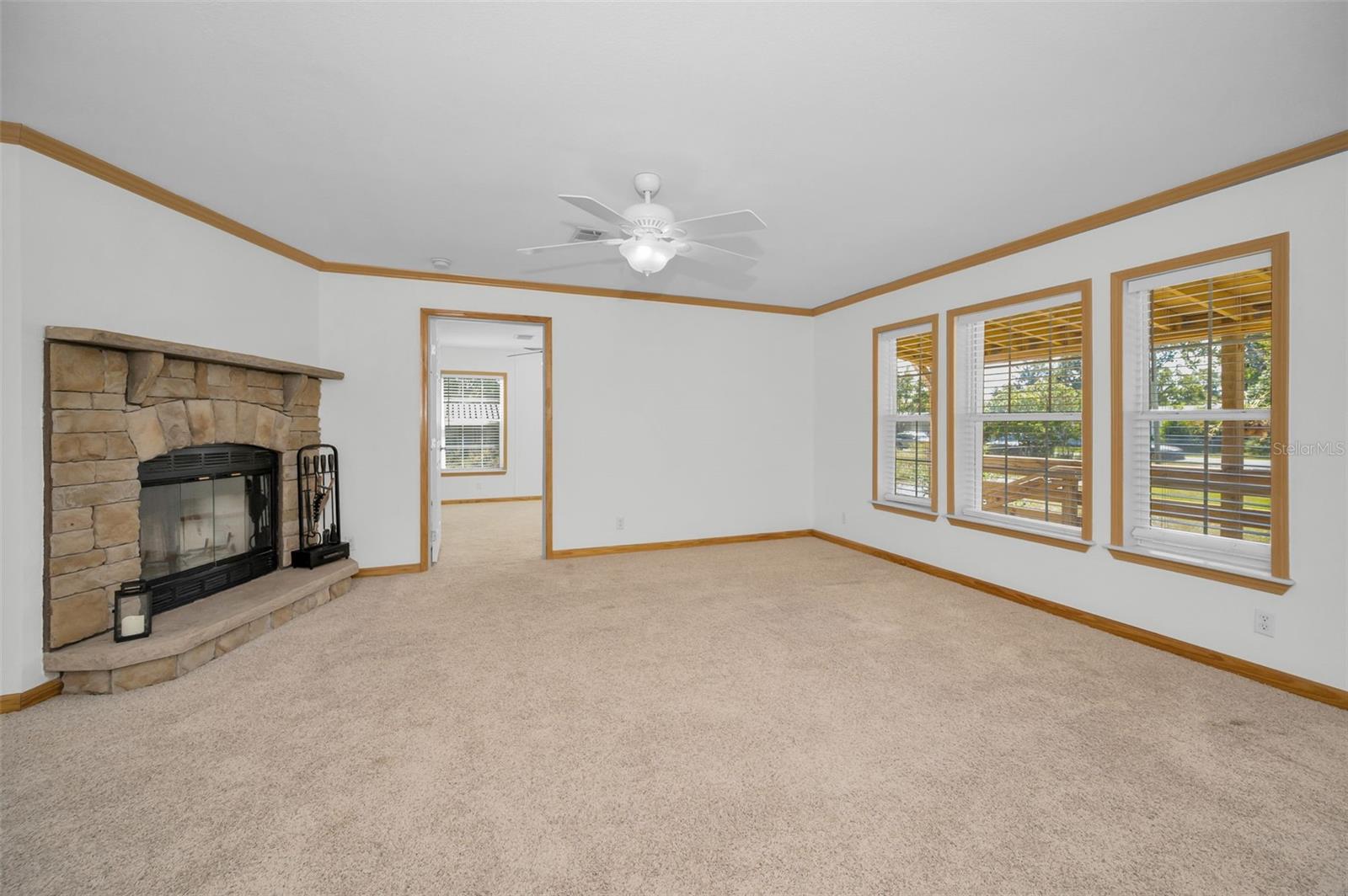 Image 9 of 63 For 9723 Pat Street
