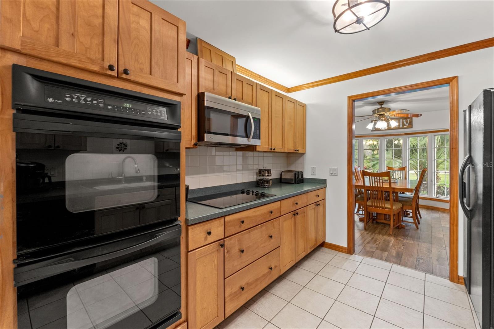 Image 21 of 43 For 10244 Horizon Drive