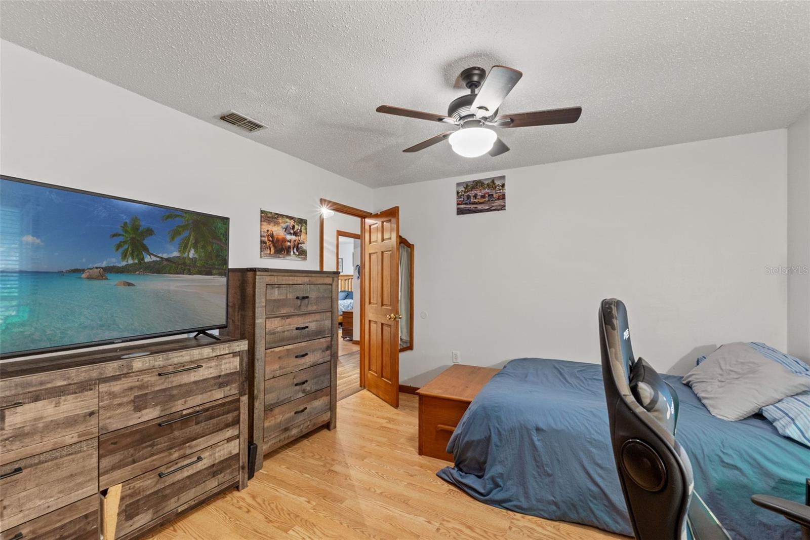 Image 33 of 43 For 10244 Horizon Drive