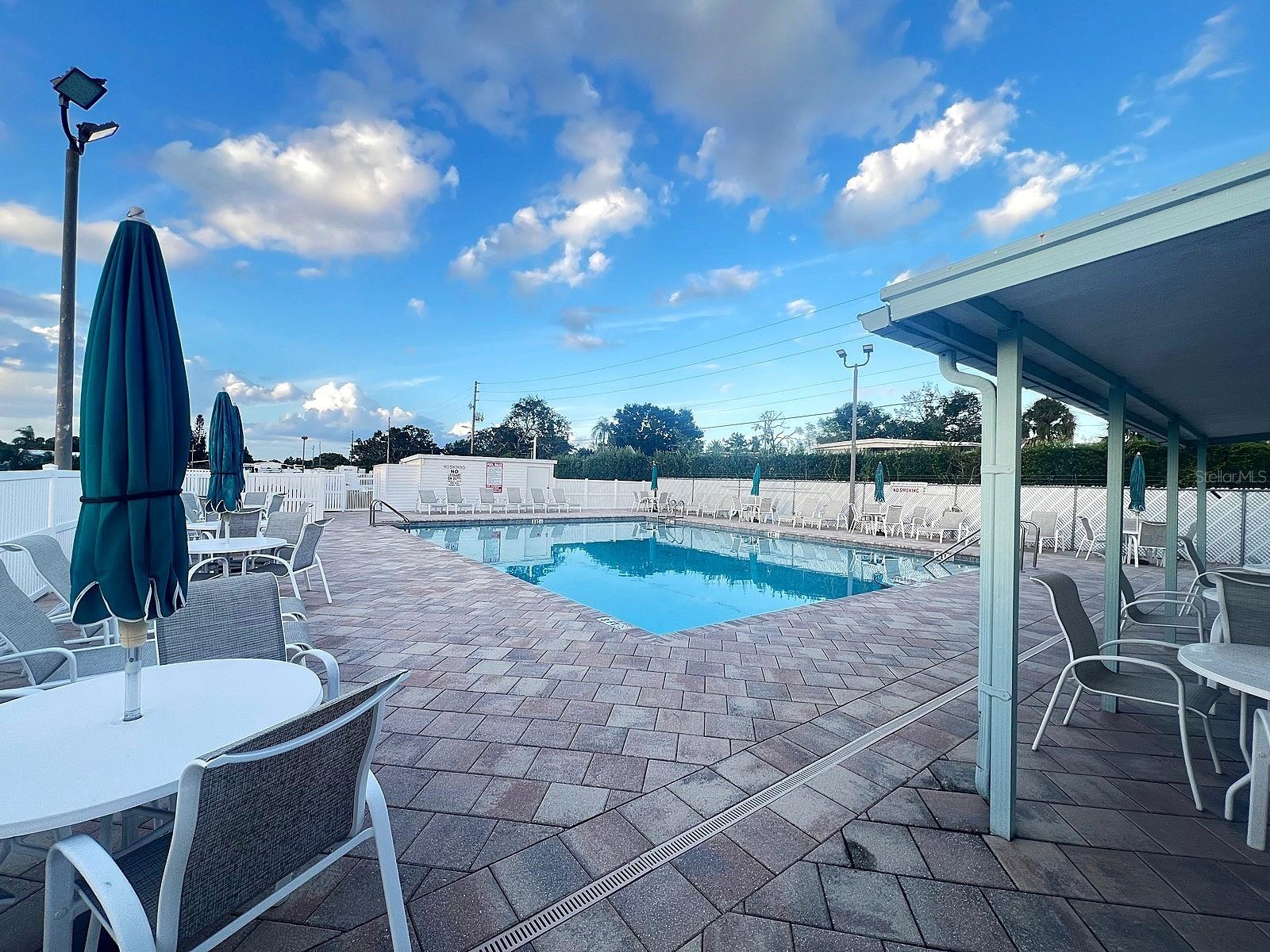 Image 15 of 39 For 2122 Waterview Drive