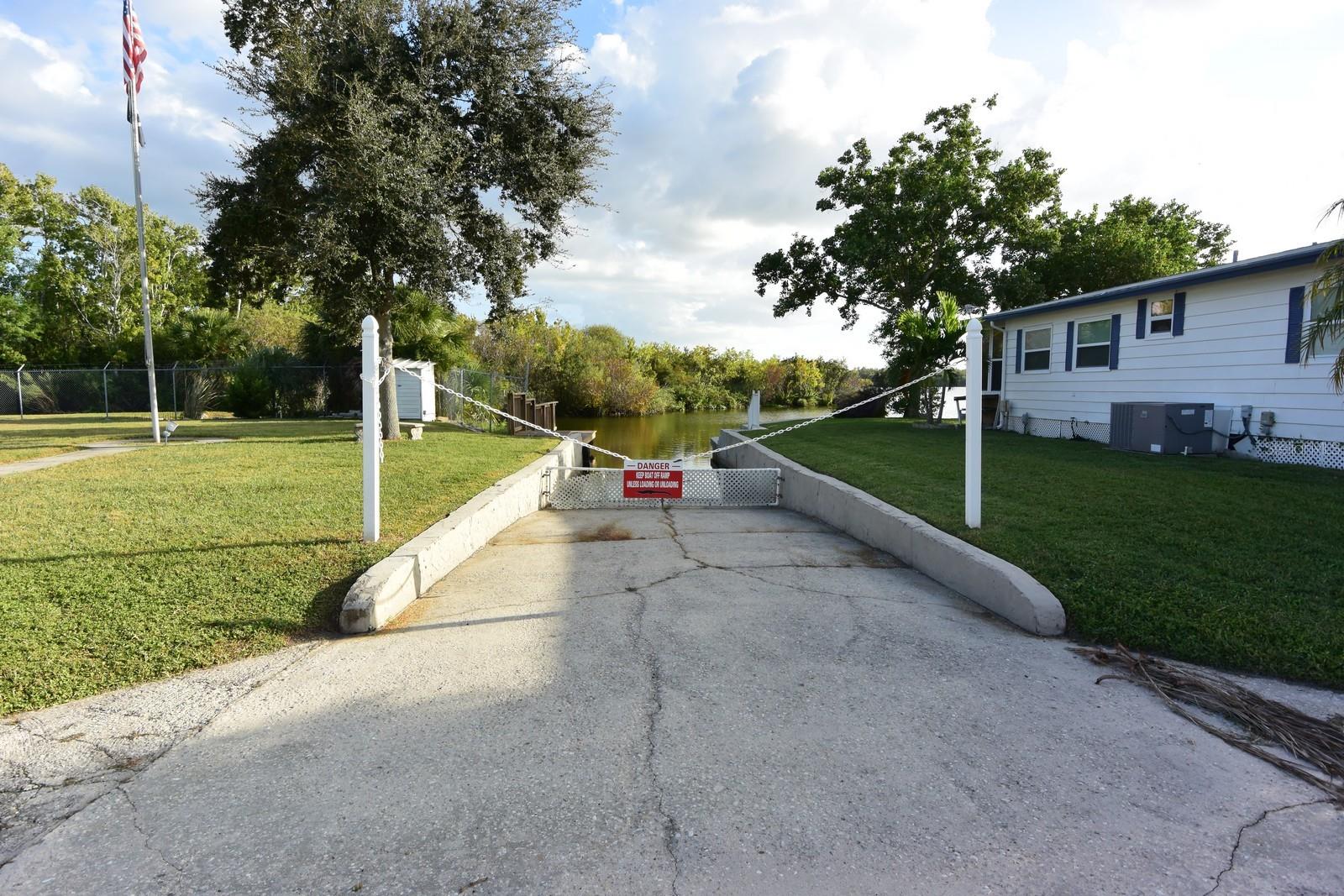 Image 16 of 39 For 2122 Waterview Drive