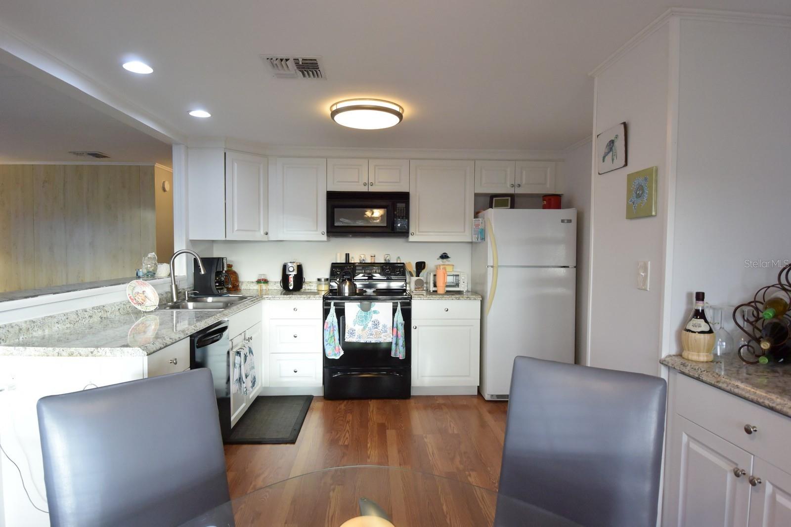 Image 19 of 39 For 2122 Waterview Drive