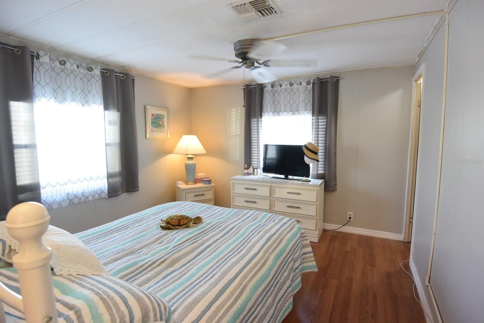 Image 24 of 39 For 2122 Waterview Drive