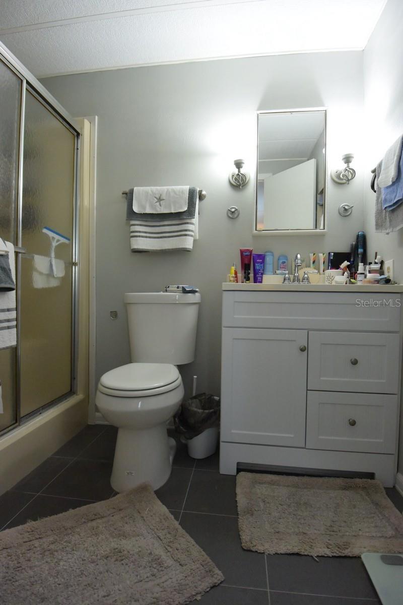 Image 25 of 39 For 2122 Waterview Drive