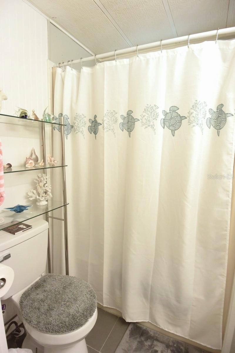 Image 27 of 39 For 2122 Waterview Drive