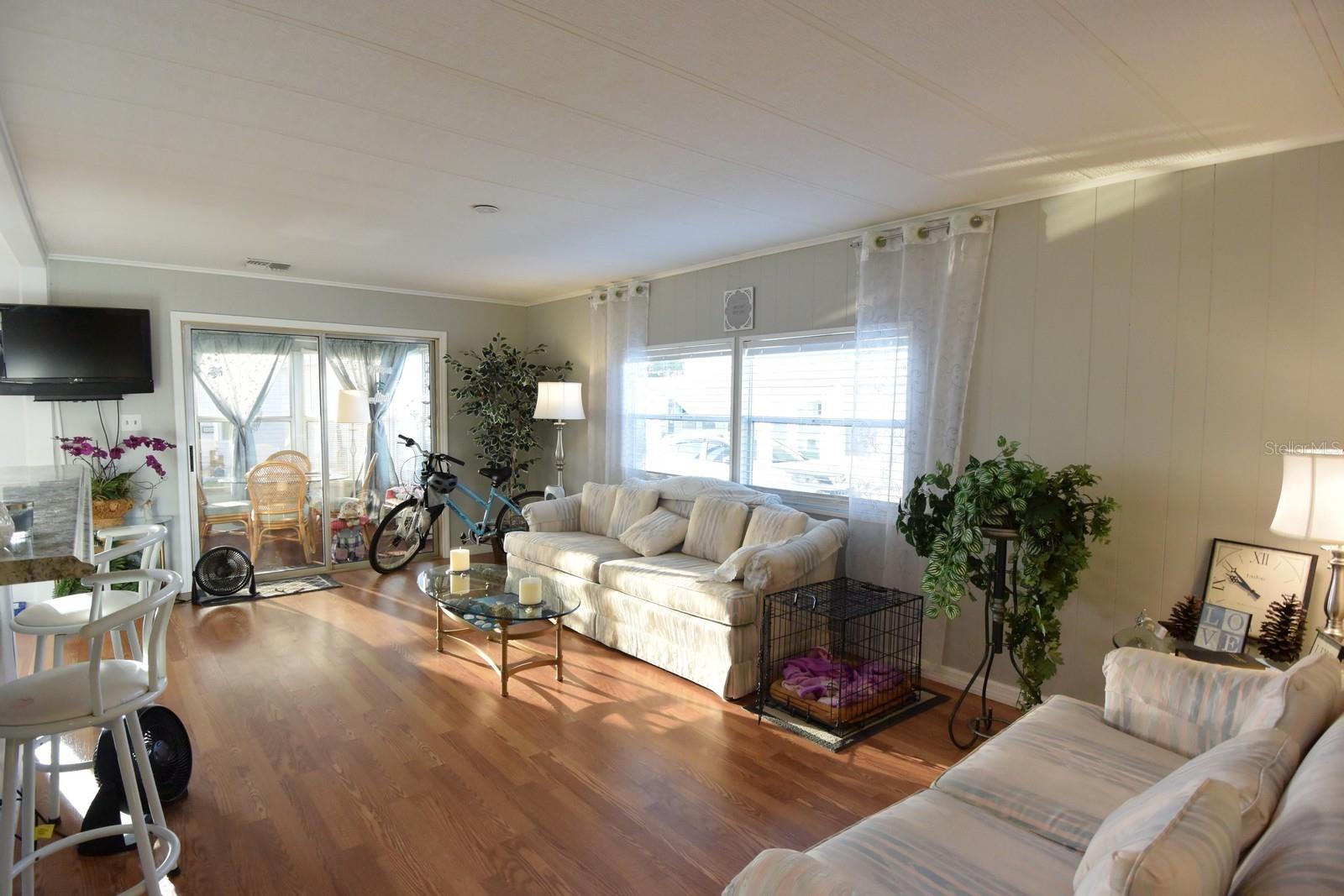 Image 7 of 39 For 2122 Waterview Drive