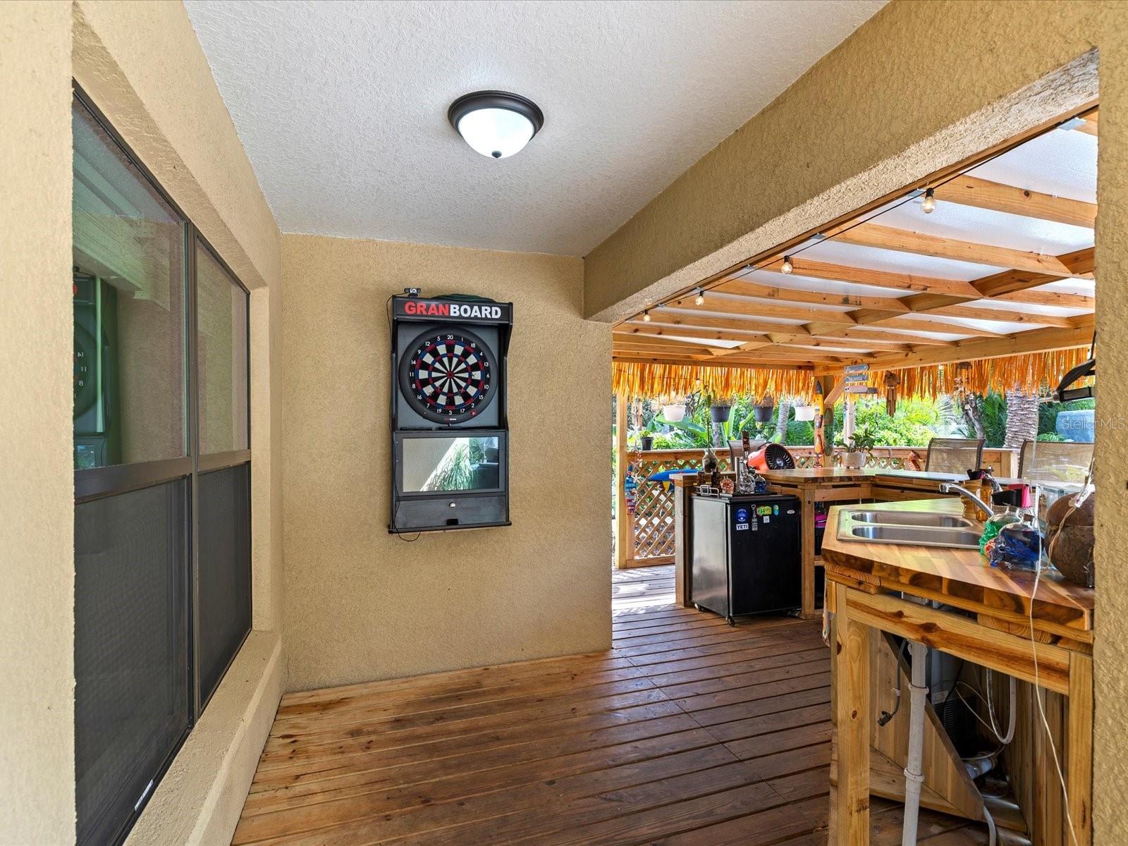 Listing photo id 10 for 9027 Mavis Road