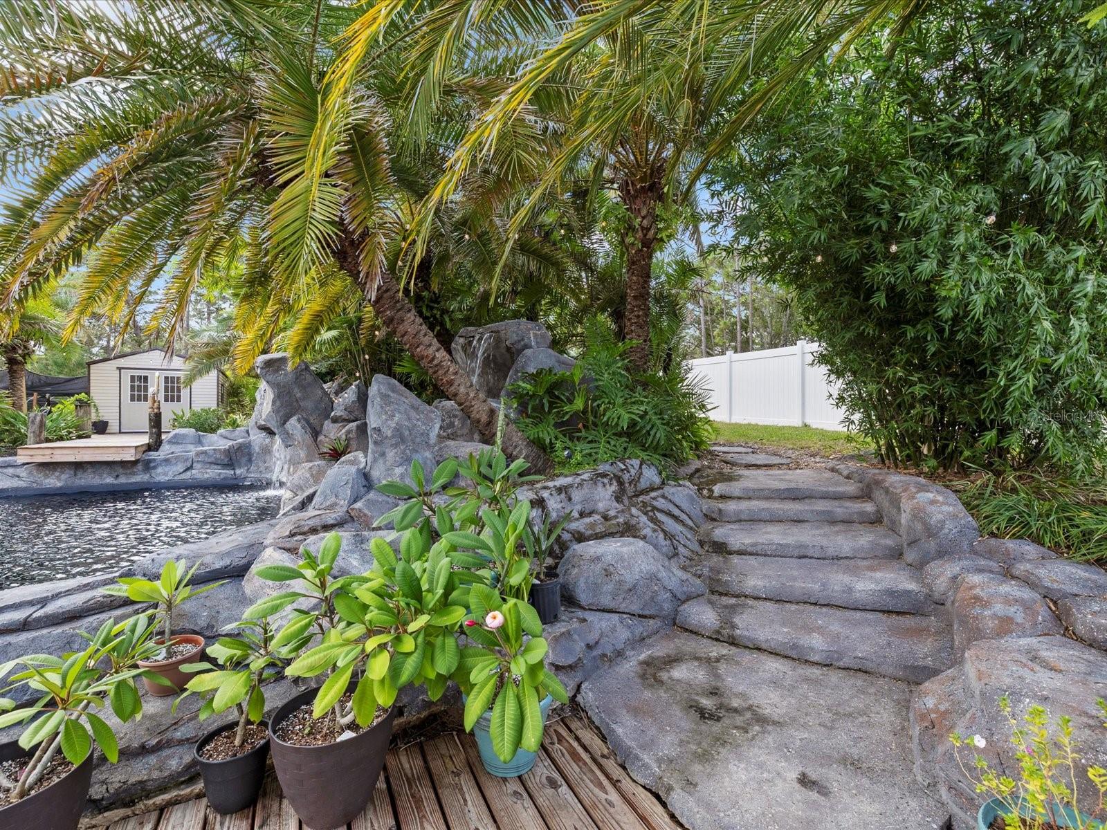 Listing photo id 11 for 9027 Mavis Road