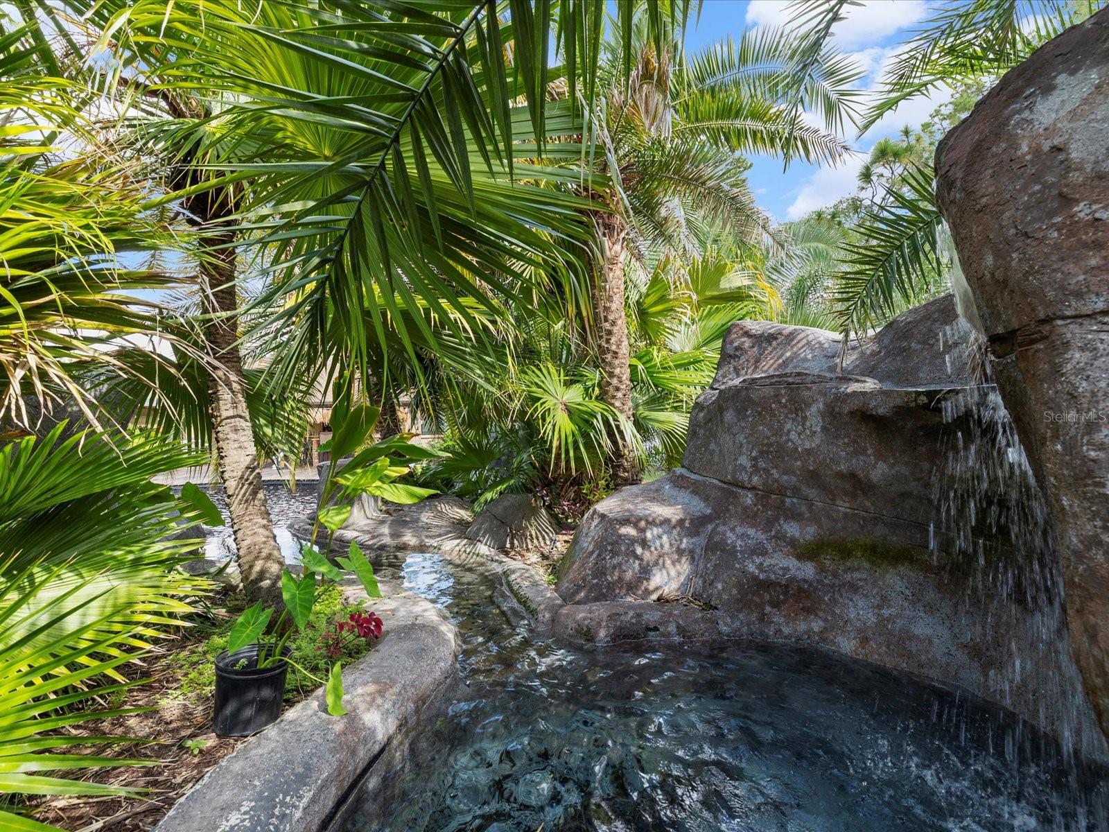 Listing photo id 13 for 9027 Mavis Road