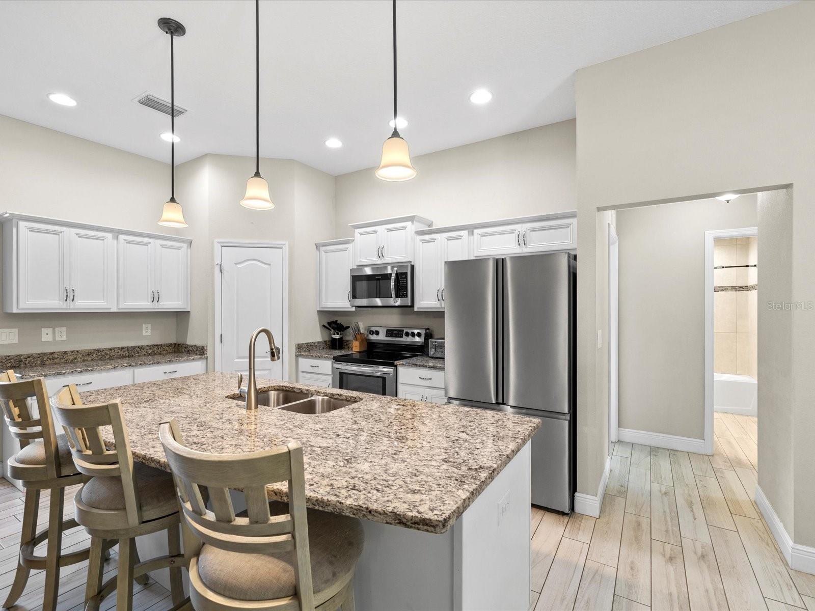 Listing photo id 15 for 9027 Mavis Road