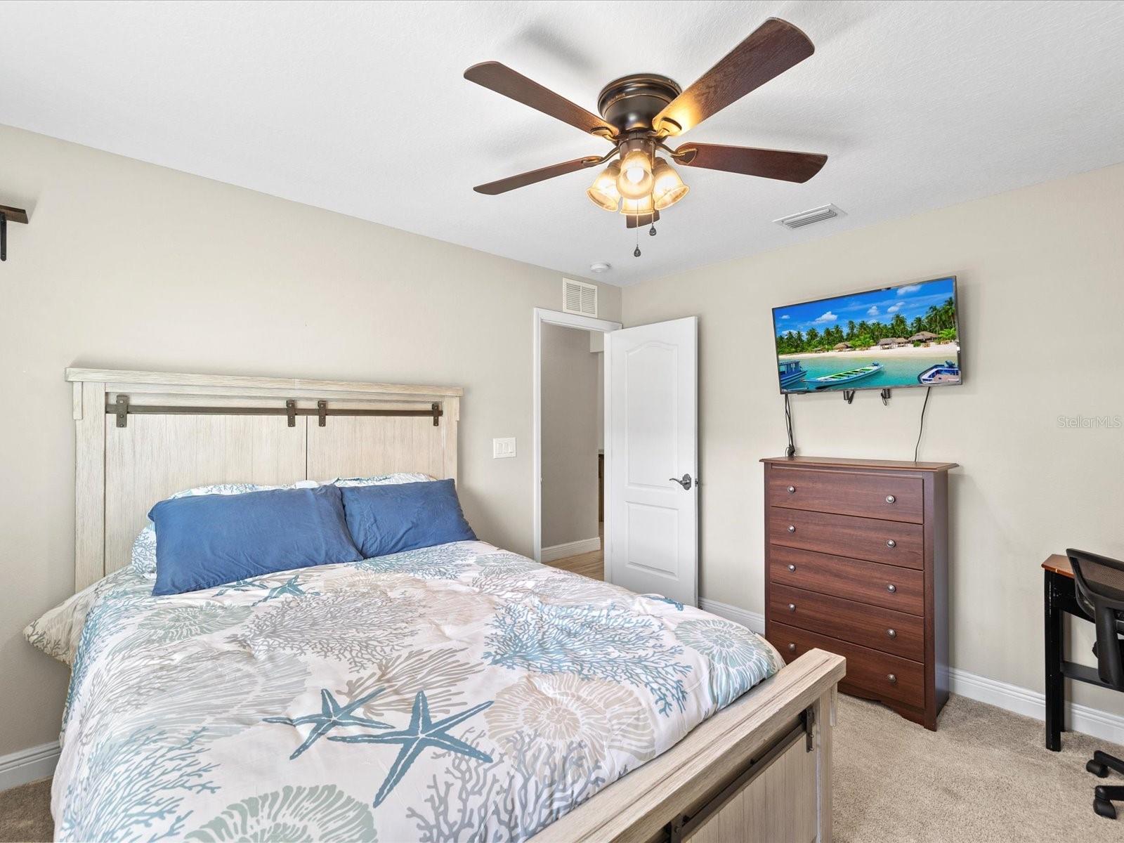 Listing photo id 21 for 9027 Mavis Road