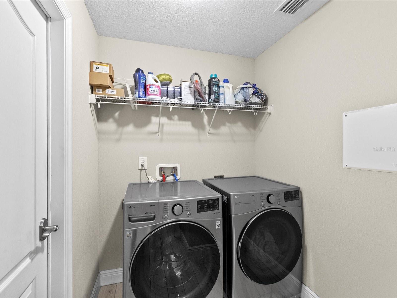 Listing photo id 22 for 9027 Mavis Road