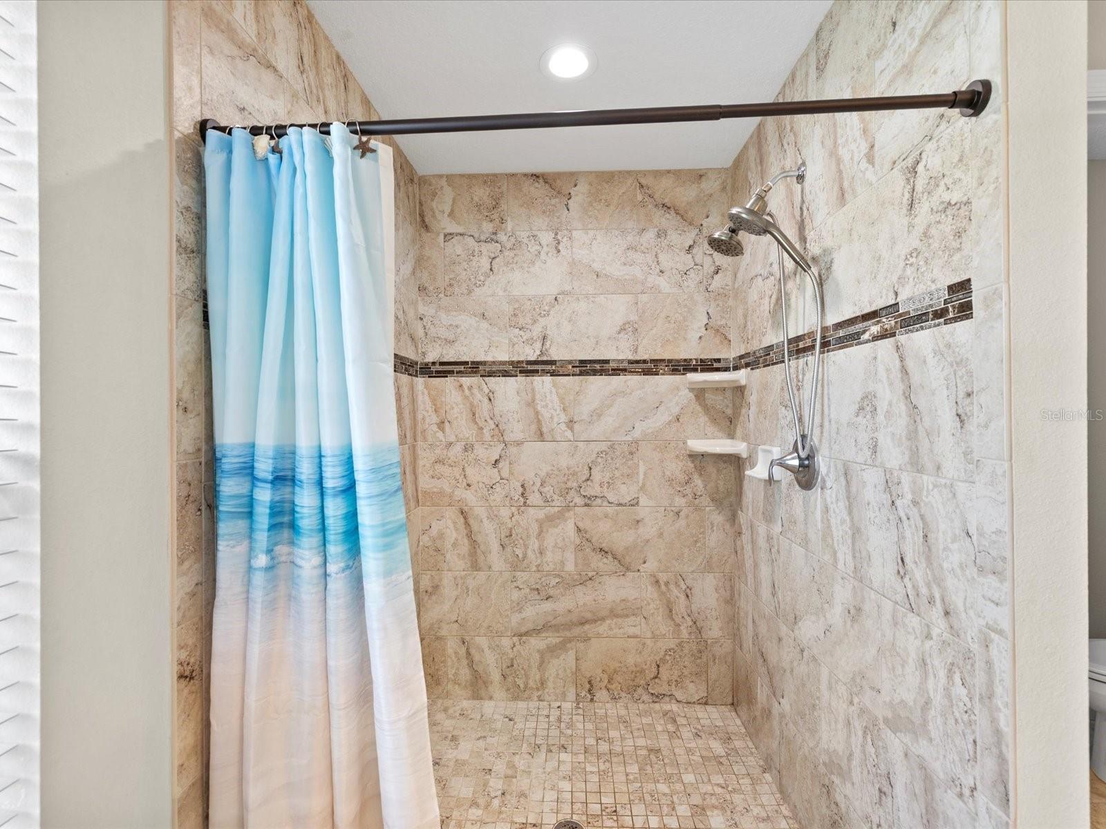 Listing photo id 29 for 9027 Mavis Road