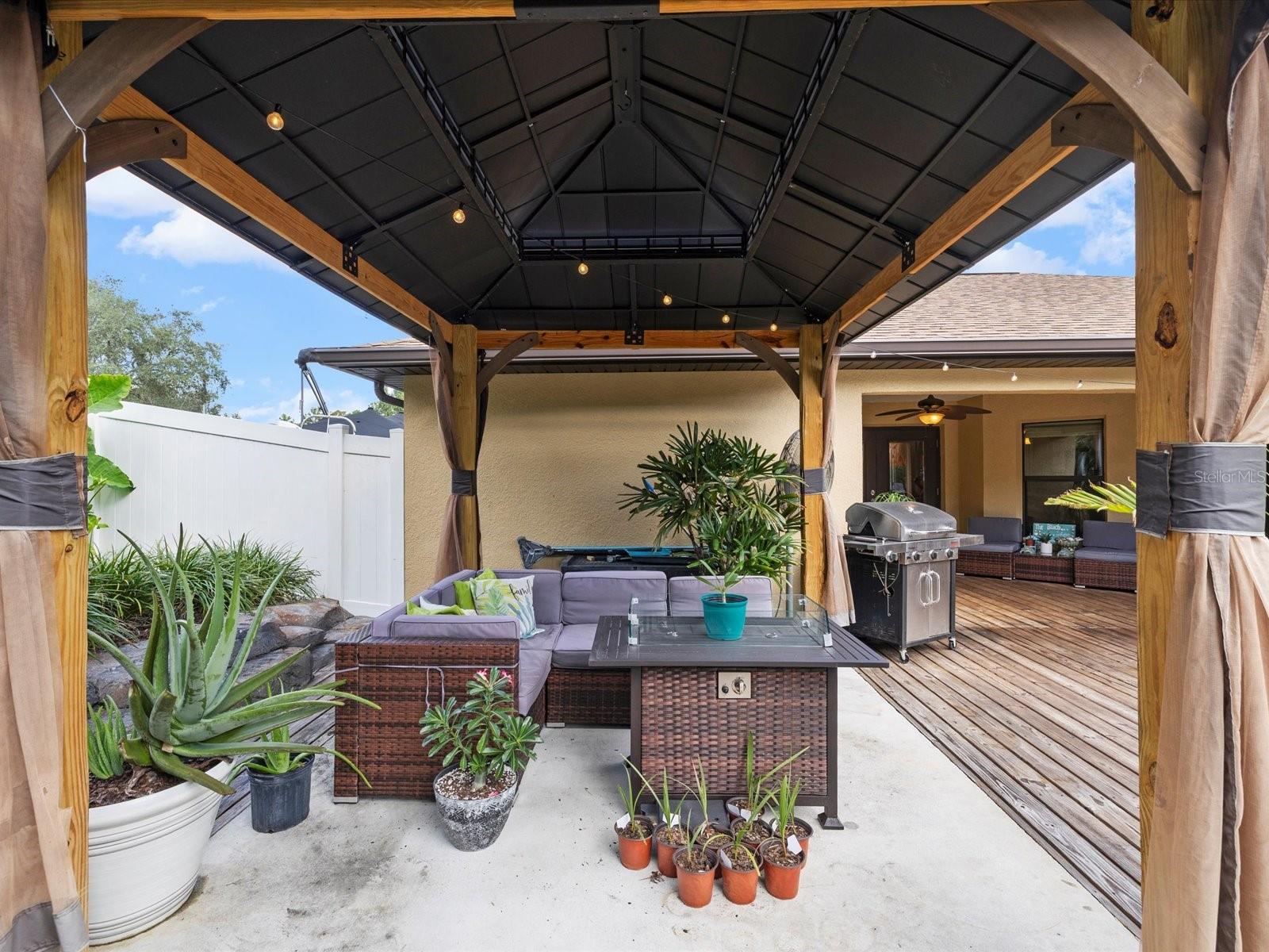 Listing photo id 32 for 9027 Mavis Road