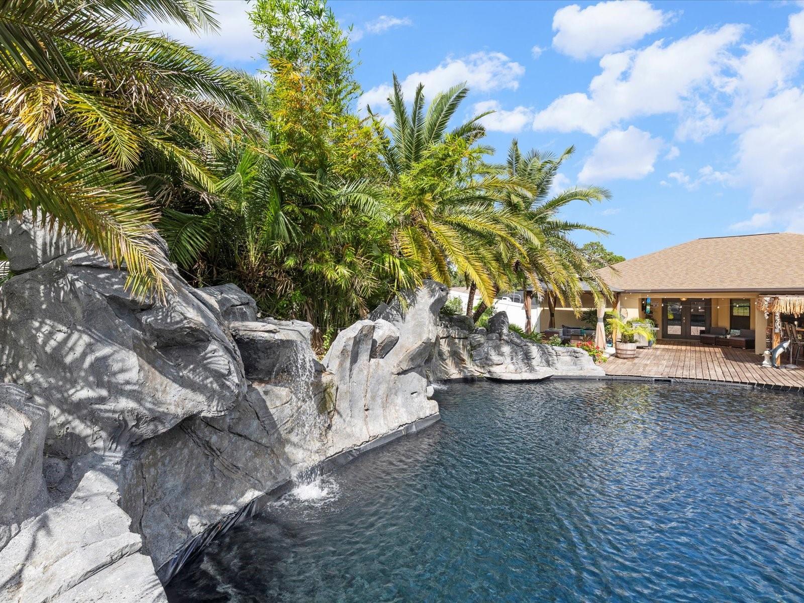 Listing photo id 36 for 9027 Mavis Road