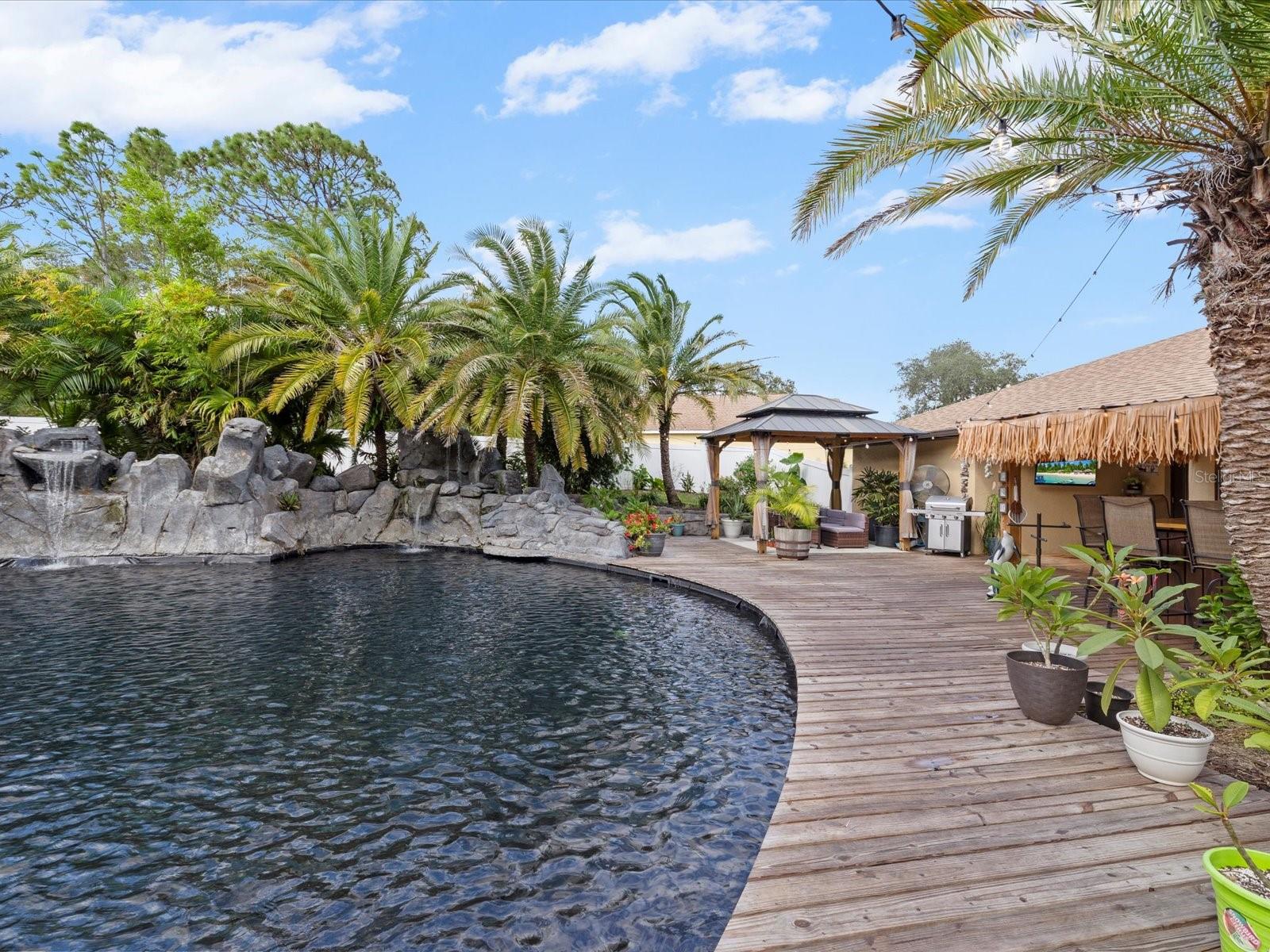 Listing photo id 45 for 9027 Mavis Road